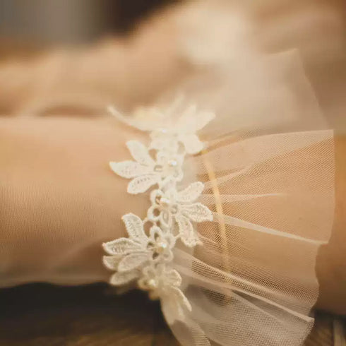 White Bridal Tulle Wedding Gloves – Floral Ruffle Cuff Gloves